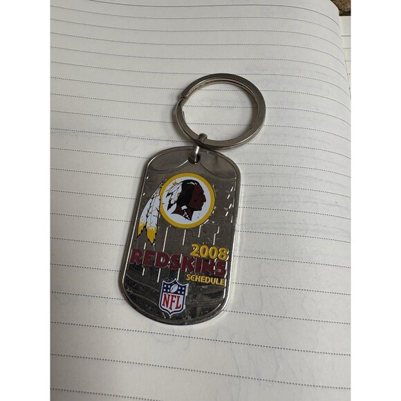 Vintage 2008 Washington Redskins Football Schedule Keychain Silver Tone Collecto - Picture 1 of 5
